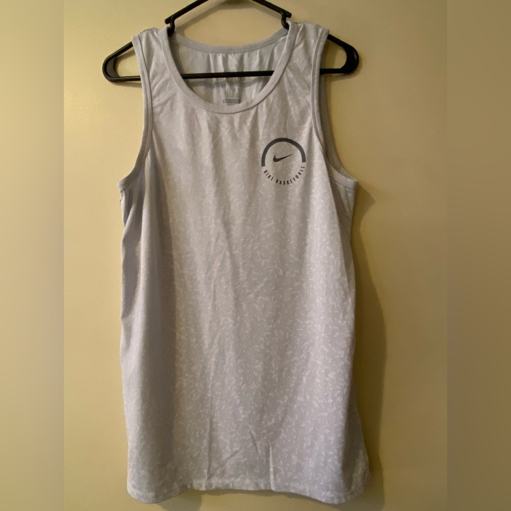 Nike women’s tank top size S